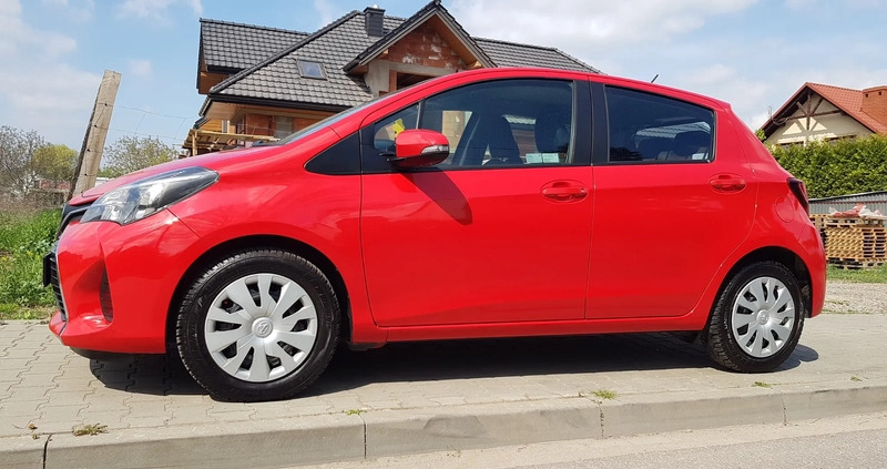 Toyota Yaris cena 39500 przebieg: 34000, rok produkcji 2015 z Proszowice małe 742